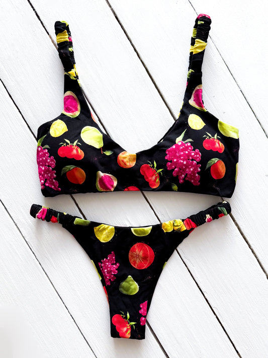 Modello Claudia - Tropical scrunchies
