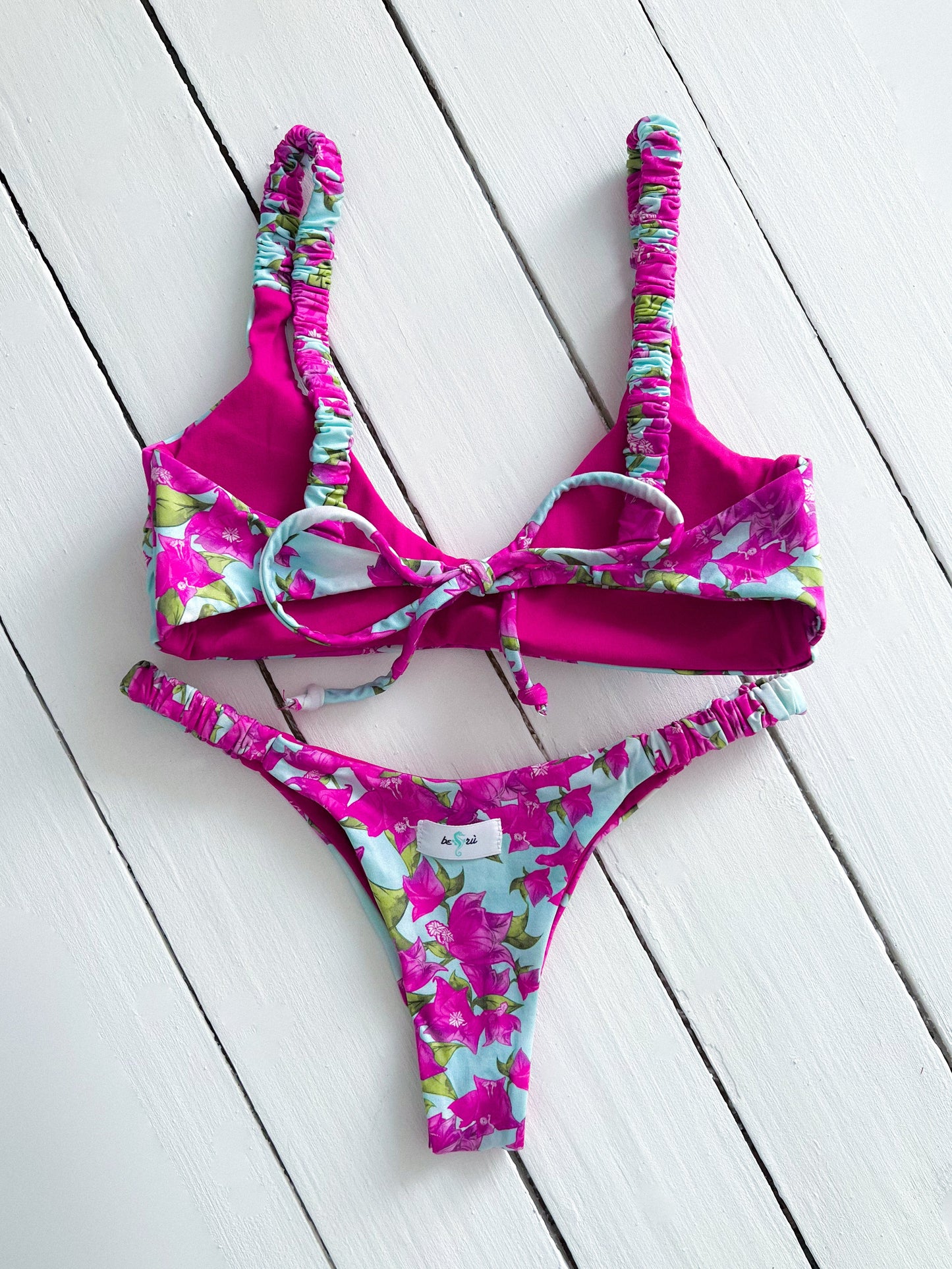 Modello Claudia - Bouganville scrunchies
